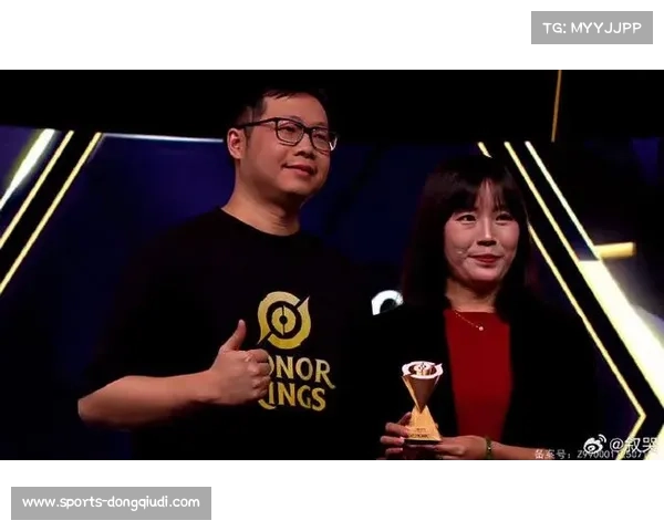 GEN险胜AG.AL成功捧起电竞世界杯英雄联盟项目冠军奖杯 GEN险胜AG.AL成功捧起电竞世界杯英雄联盟项目冠军奖杯